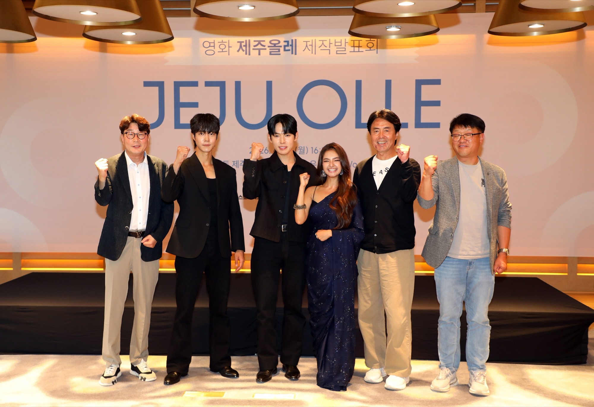 Anushka Sen in a navy sari at the Jeju Olle production presentation with cast and producers at JW Marriott Jeju.