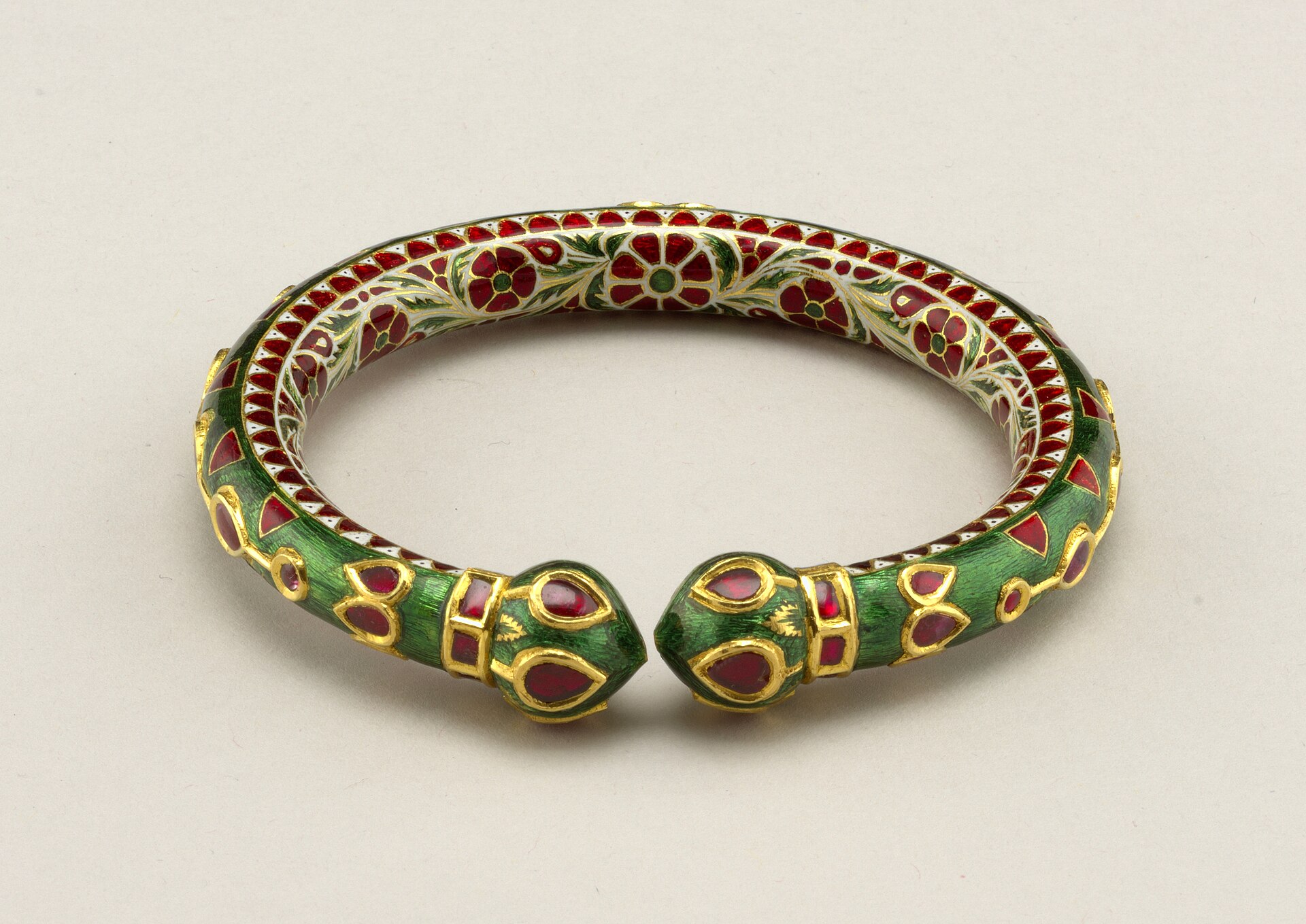 Inlaid bangle bracelet, 18th–19th century, collection of the Met