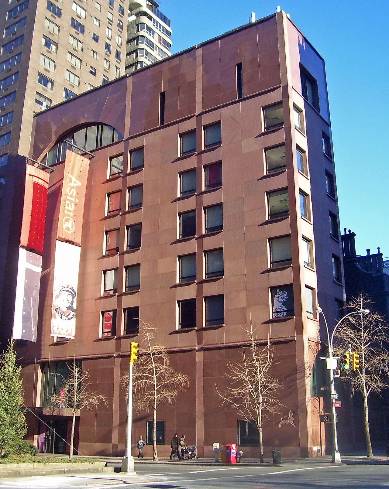 Context image: cultural institution building.