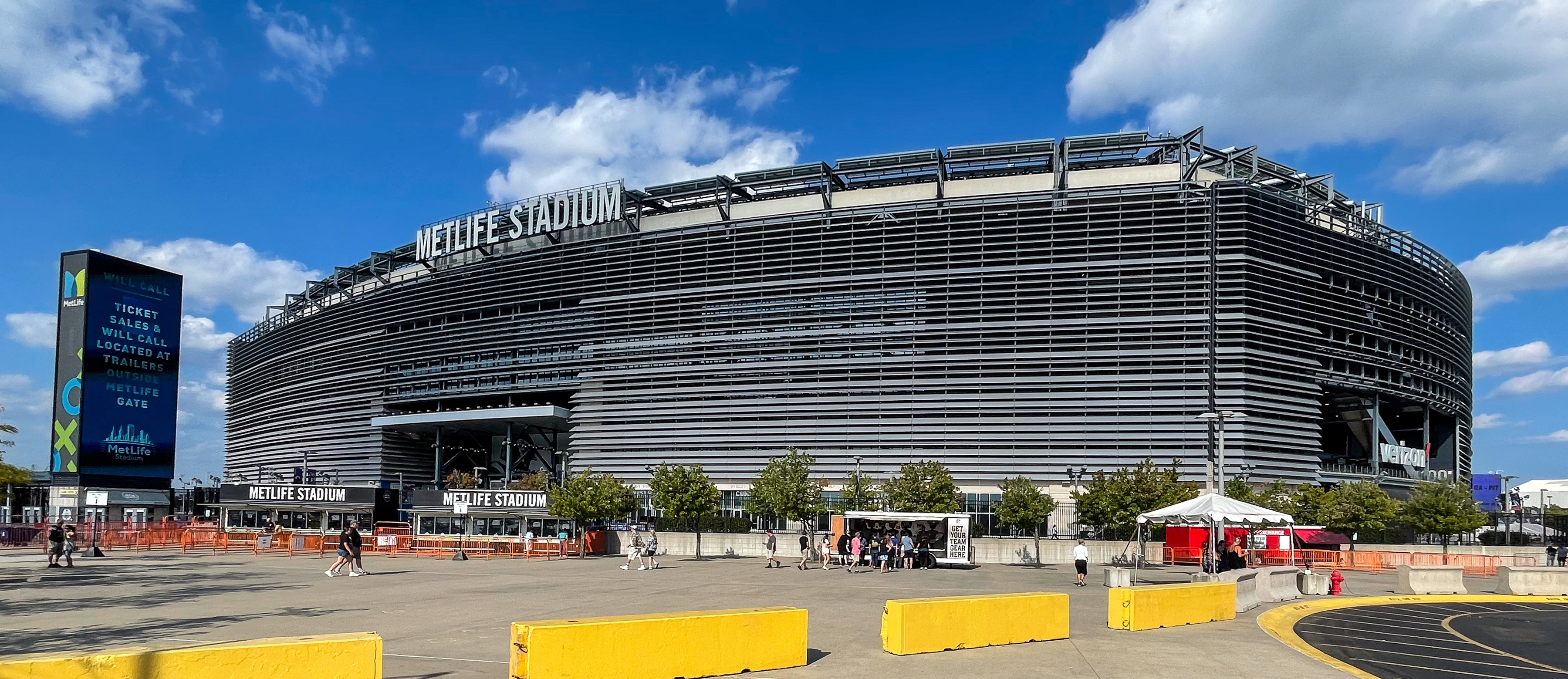 Exterior of MetLife Stadium in East Rutherford, New Jersey, site of the 2026 FIFA World Cup final.