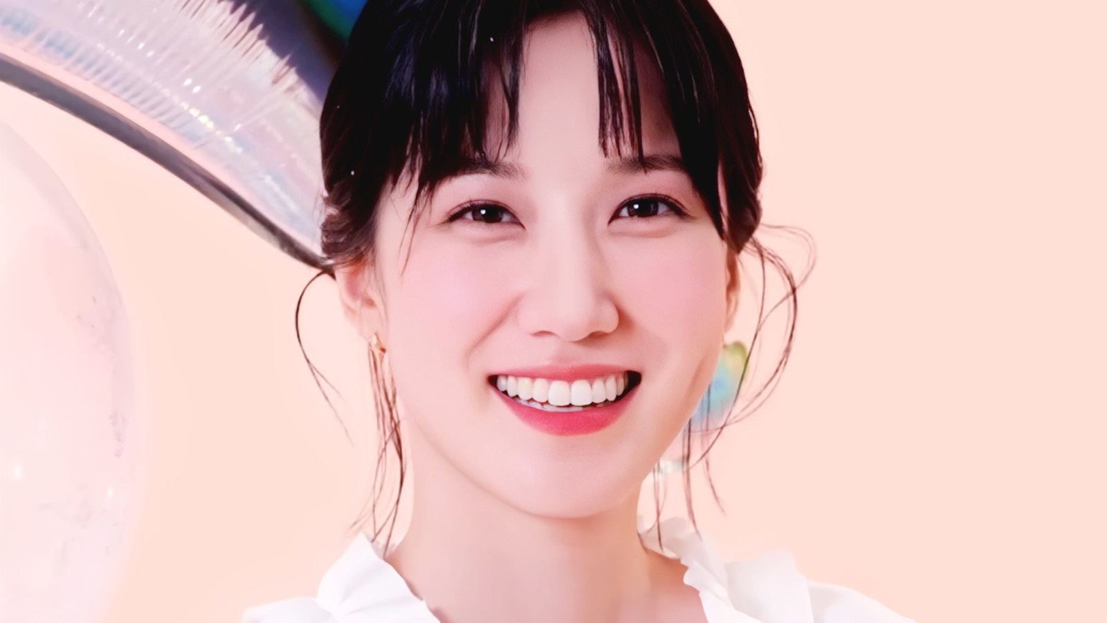 Park Eun-bin in a Marie Claire Korea photoshoot portrait.